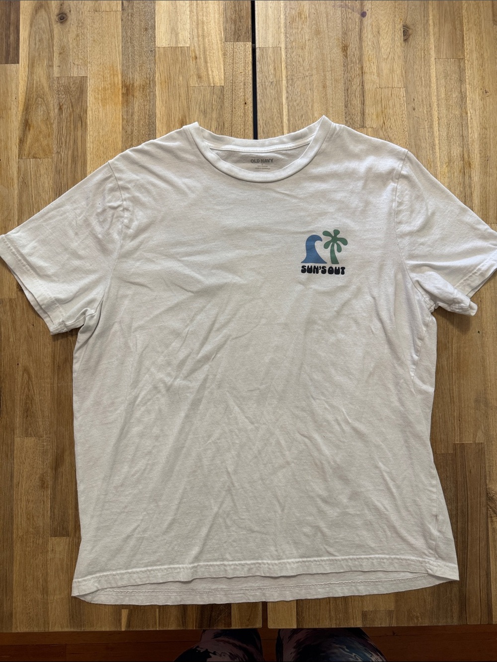Old Navy White Short Sleeve Tee with Blue Wave & Green Palm Graphic - Sun's Out